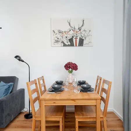 Konarskiego Apartament Blisko Jeziora Maltanskiego By Renters Apartment