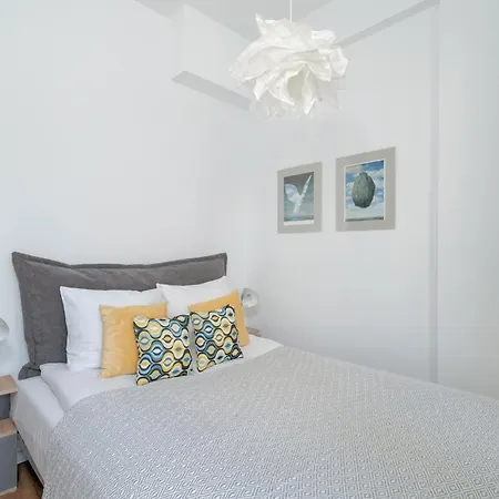 Konarskiego Apartament Blisko Jeziora Maltanskiego By Renters Apartment *